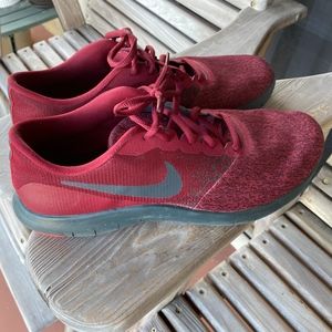 Nike Flex Contact Size 11